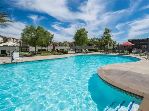 Exterior - 27364 Ellery Pl, Saugus, CA 91350 photo 7 of 12