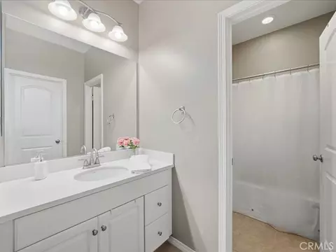 Bath - 27364 Ellery Pl, Saugus, CA 91350 photo 5 of 5