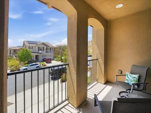 Exterior - 27364 Ellery Pl, Saugus, CA 91350 photo 6 of 12