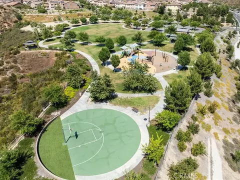View/Area - 27364 Ellery Pl, Saugus, CA 91350 photo 2 of 4