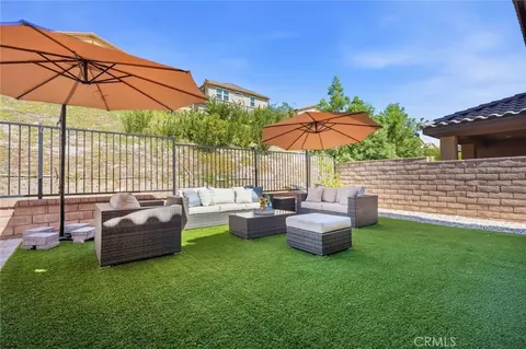 Exterior - 27364 Ellery Pl, Saugus, CA 91350 photo 2 of 12