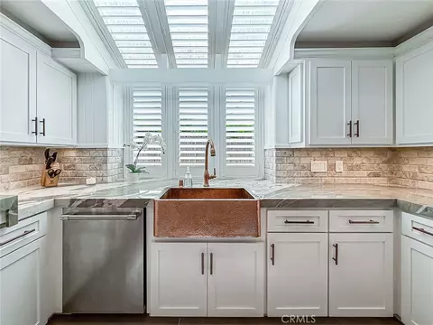 Kitchen - 4217 Cedar Ave, Long Beach, CA 90807 photo 6 of 8