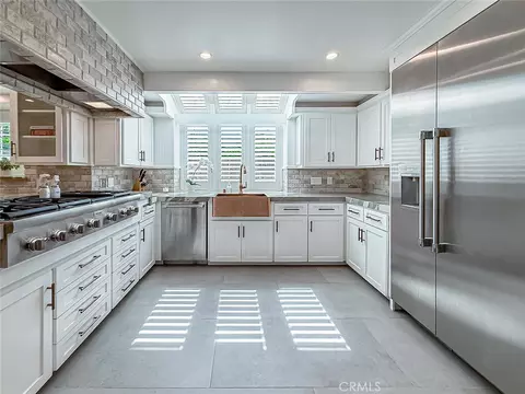 Kitchen - 4217 Cedar Ave, Long Beach, CA 90807 photo 4 of 8