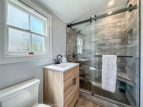 Bath - 4217 Cedar Ave, Long Beach, CA 90807 photo 5 of 5
