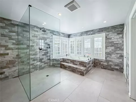 Bath - 4217 Cedar Ave, Long Beach, CA 90807 photo 3 of 5
