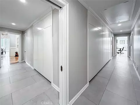 Entry Way - 4217 Cedar Ave, Long Beach, CA 90807 photo 4 of 5