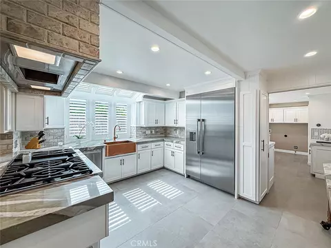 Kitchen - 4217 Cedar Ave, Long Beach, CA 90807 photo 3 of 8