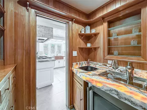 Kitchen - 4217 Cedar Ave, Long Beach, CA 90807 photo 8 of 8