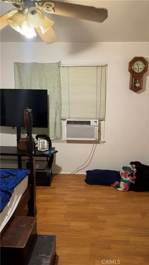 Bedroom - 947 E Broadway #2, Long Beach, CA 90802 photo 1 of 1
