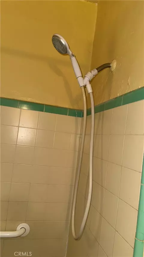 Bath - 947 E Broadway #2, Long Beach, CA 90802 photo 3 of 3