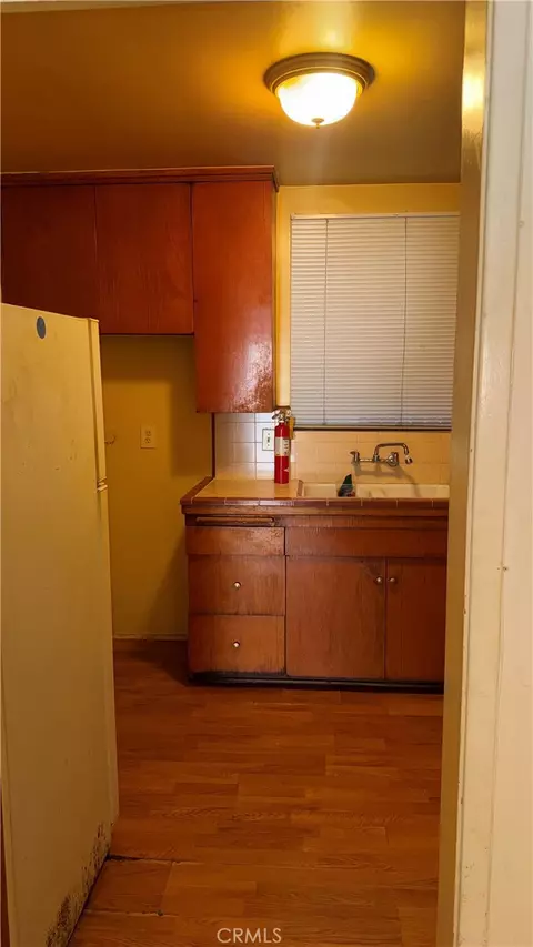 Kitchen - 947 E Broadway #2, Long Beach, CA 90802 photo 1 of 2