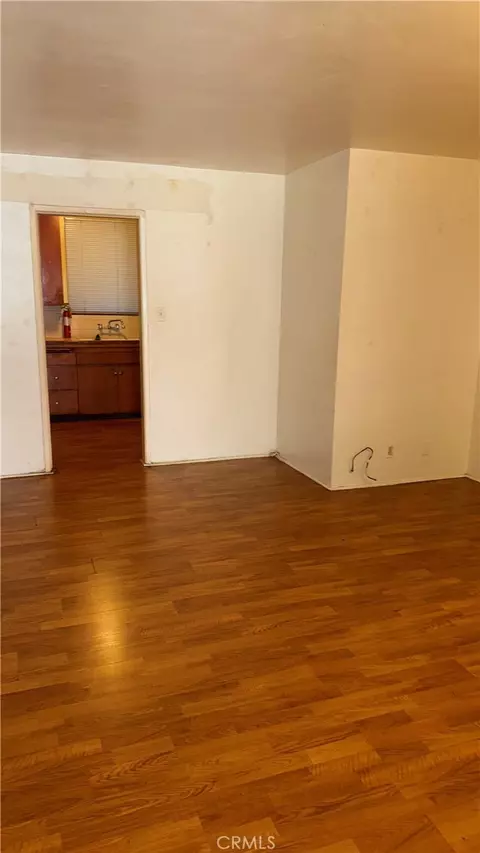 Living - 947 E Broadway #2, Long Beach, CA 90802 photo 2 of 2