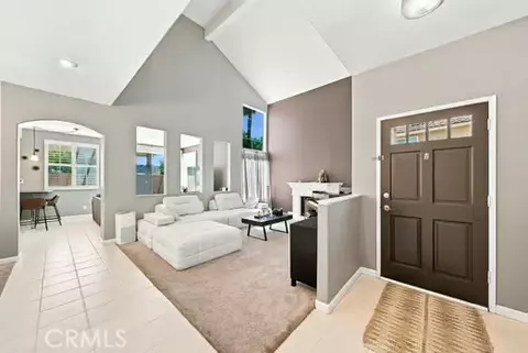 Entry Way - 20416 Maroge Cir, Saugus, CA 91350 photo 2 of 5