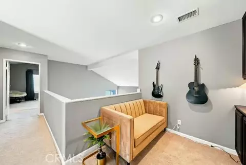 Entry Way - 20416 Maroge Cir, Saugus, CA 91350 photo 4 of 5