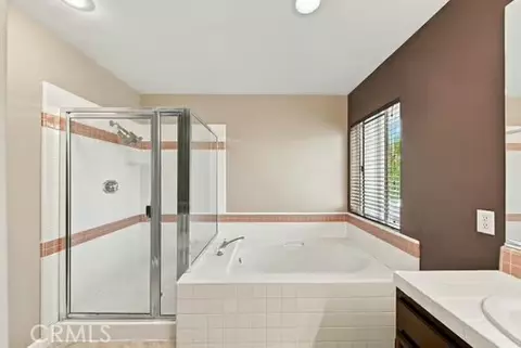 Bath - 20416 Maroge Cir, Saugus, CA 91350 photo 2 of 4