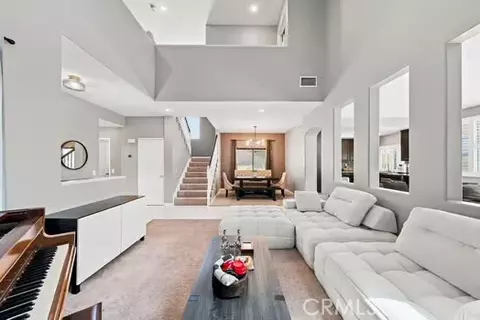 Entry Way - 20416 Maroge Cir, Saugus, CA 91350 photo 3 of 5