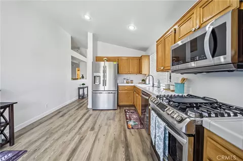 Kitchen - 6631 Sasparilla Dr, Simi Valley, CA 93063 photo 1 of 4