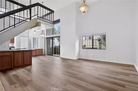 18433 Hatteras #507, Tarzana, CA 91356