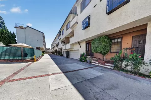 7650 Topanga Canyon Blvd #9, Canoga Park, CA 91304