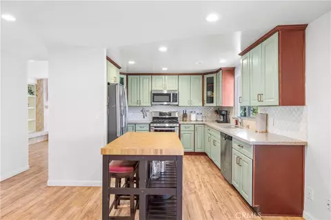 Kitchen - 31757 Indian Oak Rd, Acton, CA 93510 photo 2 of 5