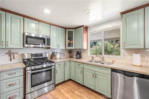 Kitchen - 31757 Indian Oak Rd, Acton, CA 93510 photo 5 of 5