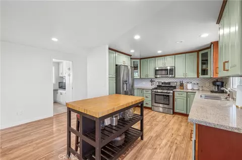 Kitchen - 31757 Indian Oak Rd, Acton, CA 93510 photo 1 of 5