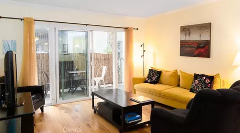 15344 Weddington St #104, Sherman Oaks, CA 91411