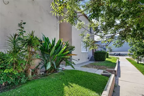 Exterior - 600 N Maple St, Burbank, CA 91505 photo 6 of 6