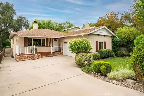 Exterior - 25068 Wheeler Rd, Newhall, CA 91321 photo 2 of 12