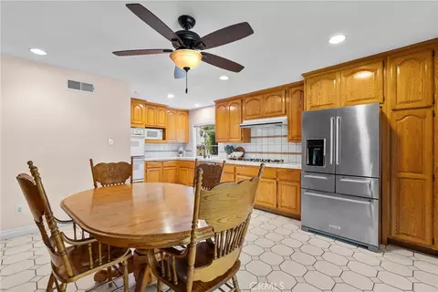 Kitchen - 21153 Winterset Dr, Saugus, CA 91350 photo 2 of 5