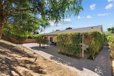Exterior - 21153 Winterset Dr, Saugus, CA 91350 photo 6 of 7