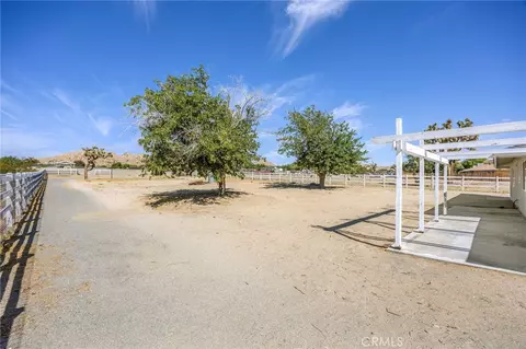 Exterior - 38997 164th E, Lake Los Angeles, CA 93591 photo 4 of 5