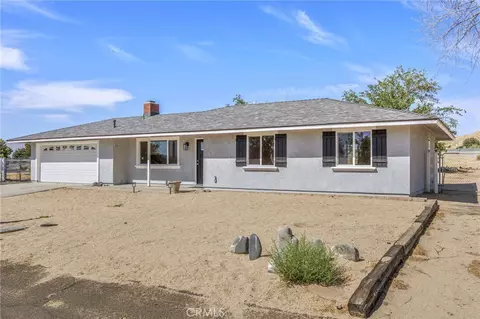 Exterior - 38997 164th E, Lake Los Angeles, CA 93591 photo 3 of 5