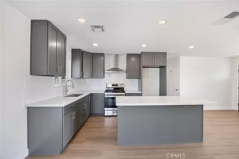 Kitchen - 38997 164th E, Lake Los Angeles, CA 93591 photo 4 of 7