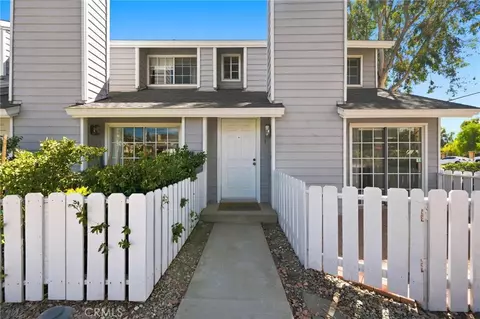 14380 Foothill Blvd #1, Los Angeles, CA 91342