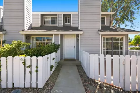 14380 Foothill Blvd #1, Los Angeles, CA 91342