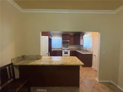 Kitchen - 3395 Franklin Ave, Riverside, CA 92507 photo 6 of 7