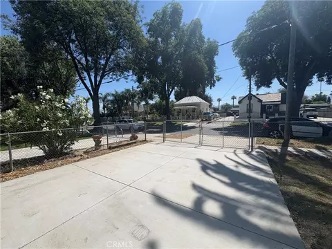 Exterior - 3395 Franklin Ave, Riverside, CA 92507 photo 3 of 13