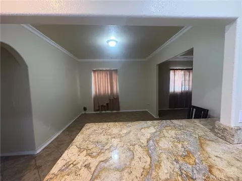 Living - 3395 Franklin Ave, Riverside, CA 92507 photo 4 of 4