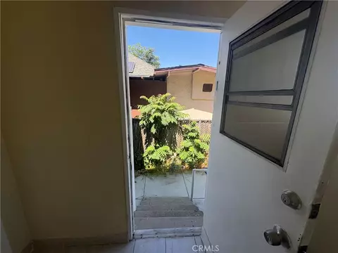 Entry Way - 3395 Franklin Ave, Riverside, CA 92507 photo 6 of 6