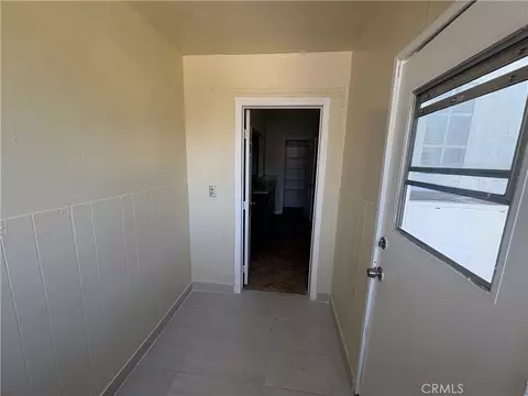 Entry Way - 3395 Franklin Ave, Riverside, CA 92507 photo 5 of 6