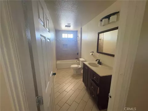 Bath - 3395 Franklin Ave, Riverside, CA 92507 photo 2 of 3