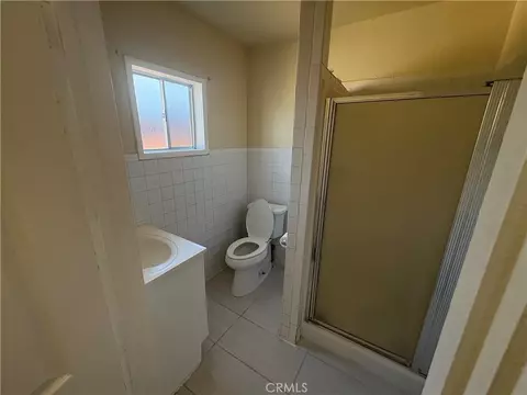Bath - 3395 Franklin Ave, Riverside, CA 92507 photo 3 of 3