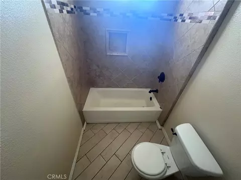 Bath - 3395 Franklin Ave, Riverside, CA 92507 photo 1 of 3