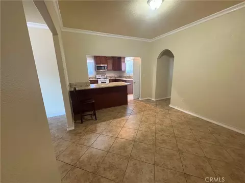 Living - 3395 Franklin Ave, Riverside, CA 92507 photo 3 of 4