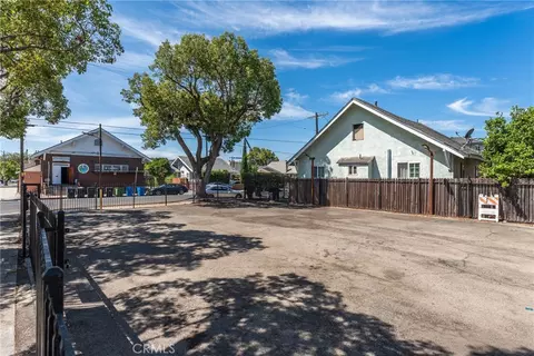 951 W 42nd, Los Angeles, CA 90037