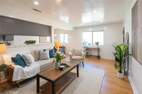 Living - 5969 Nelda St #3, Simi Valley, CA 93063 photo 1 of 1
