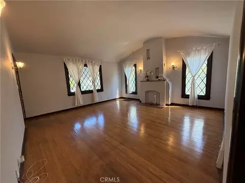 Living - 79 N Berkeley Ave, Pasadena, CA 91107 photo 4 of 4