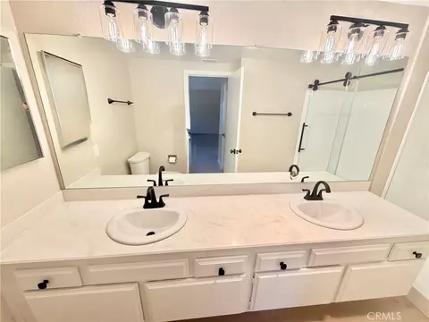 Bath - 4430 Lubbock Dr #D, Simi Valley, CA 93063 photo 1 of 3