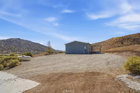 Exterior - 1451 E Soledad Pass Rd, Palmdale, CA 93550 photo 4 of 5